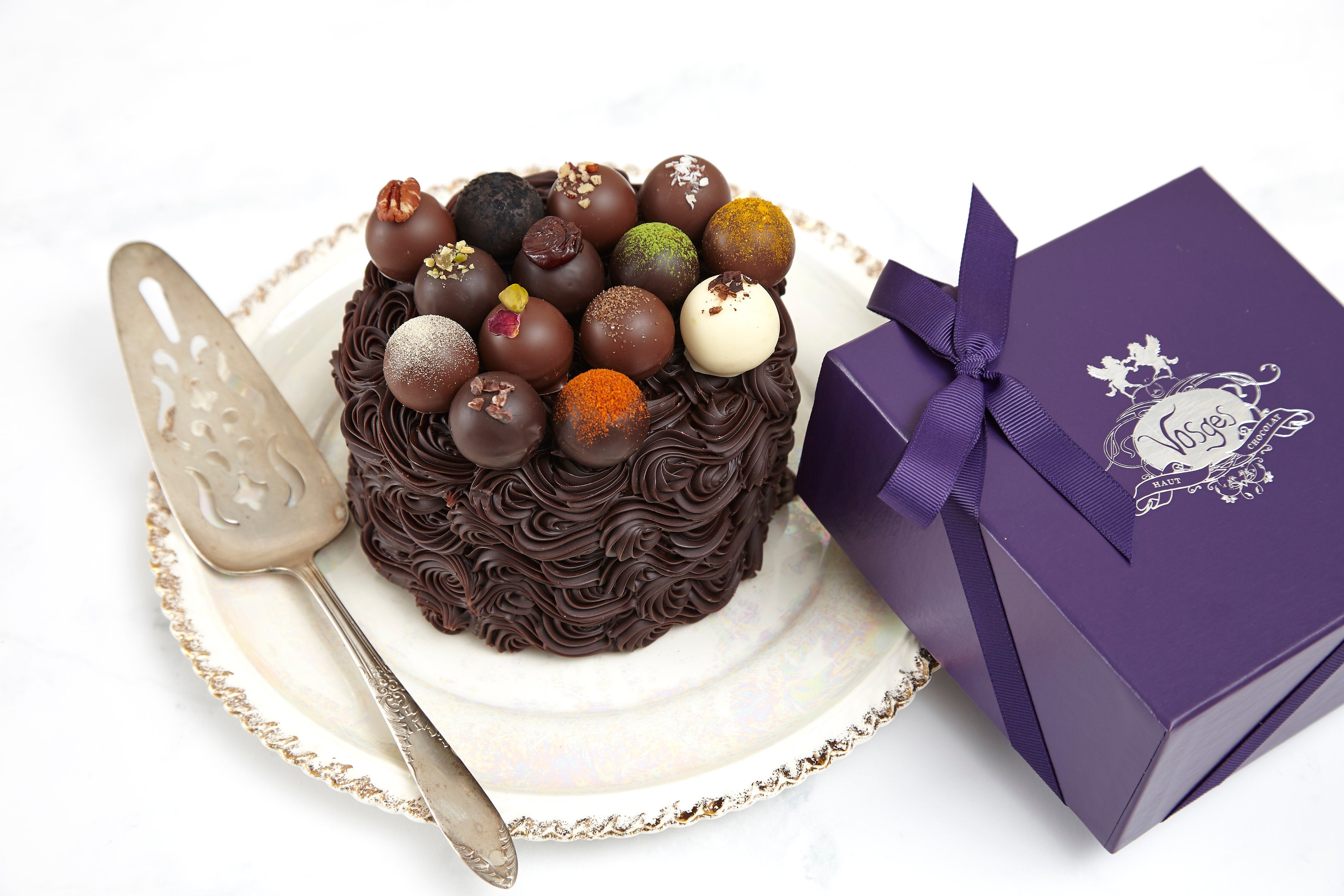 vosges-haut-chocolat-blog/love-goddess-chocolate-cake