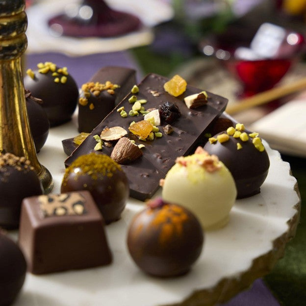 vosges-haut-chocolat-blog/creating-the-ultimate-holiday-dessert-table